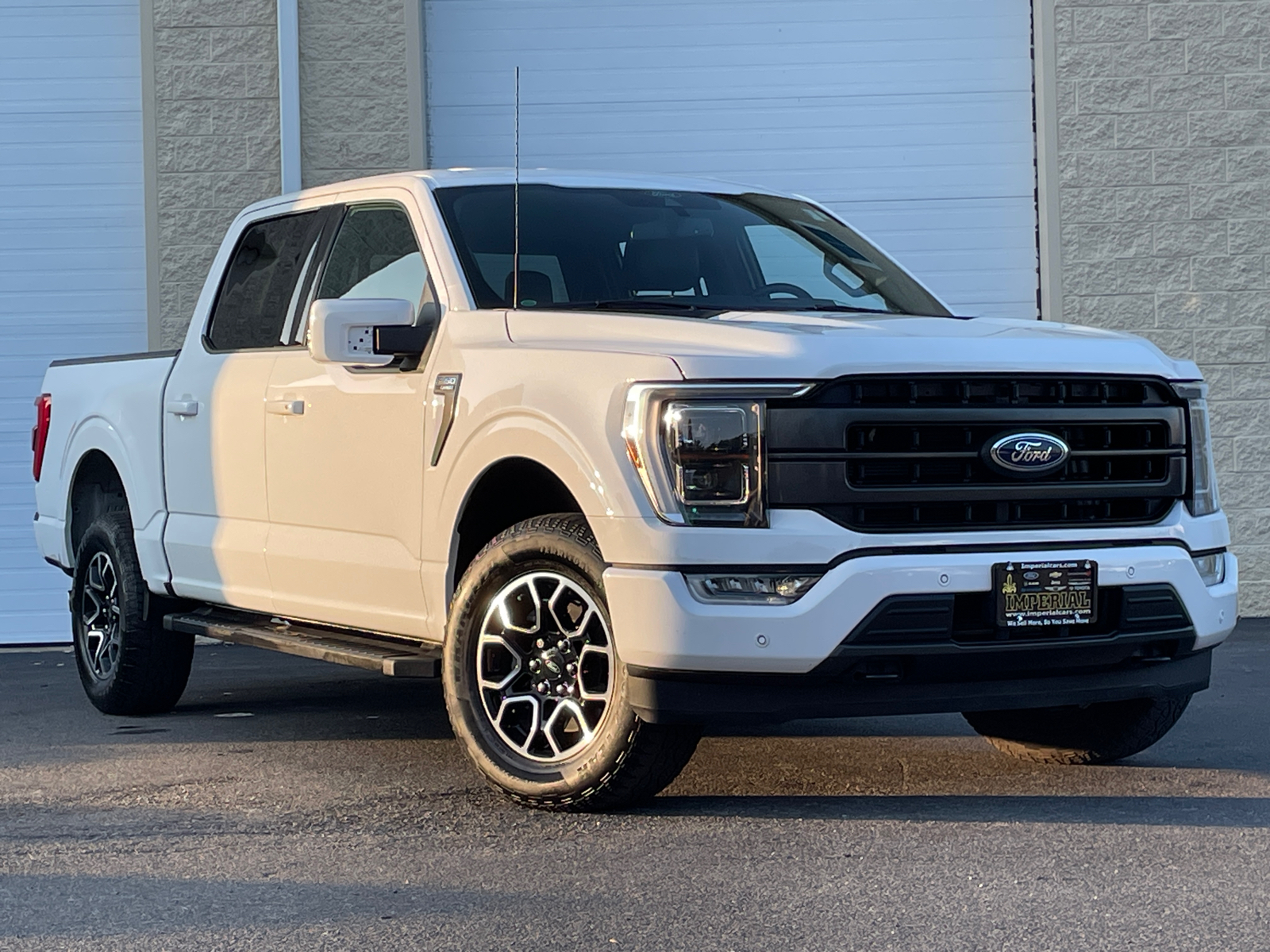 2022 Ford F-150 Lariat 2