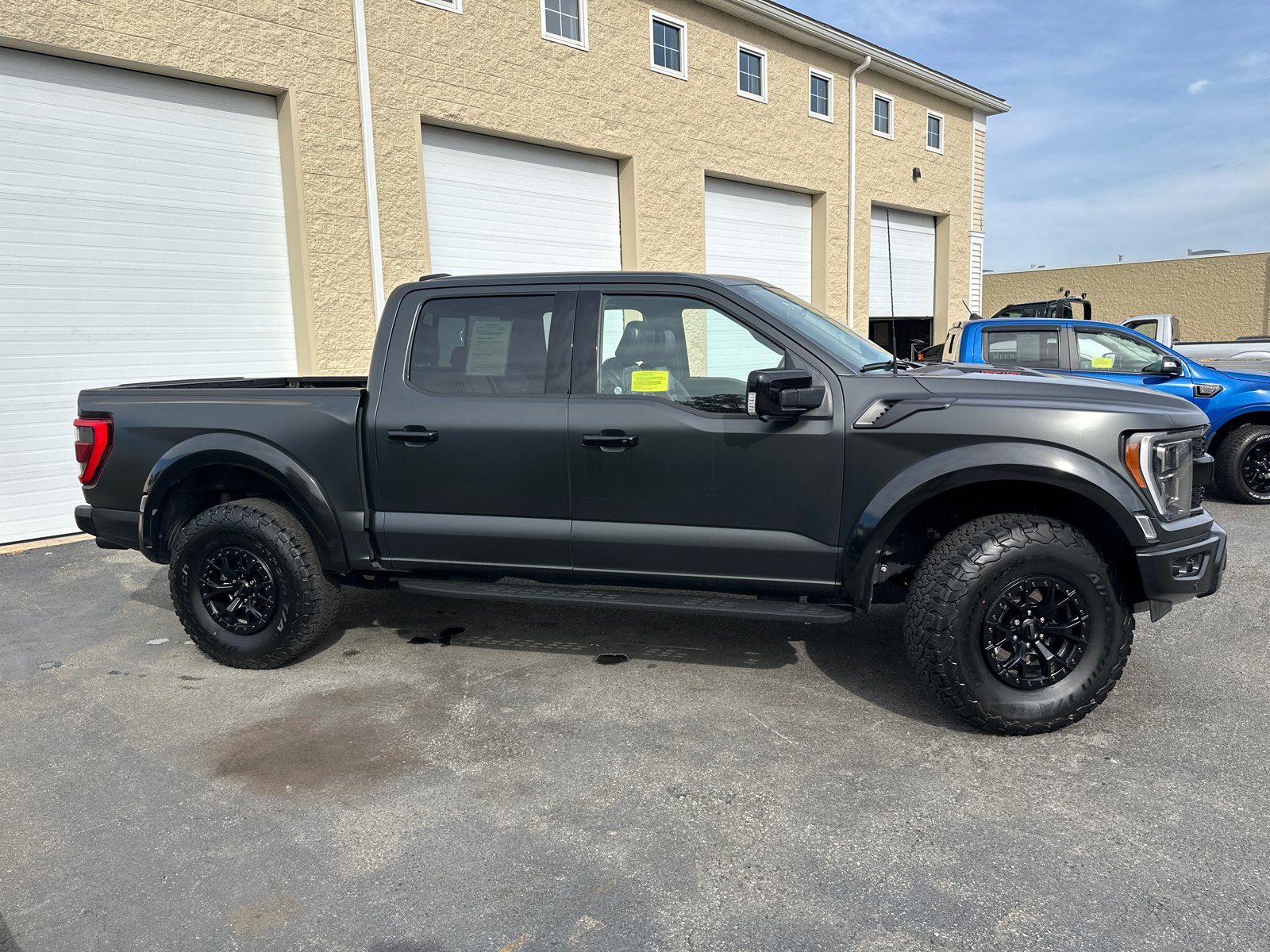 2023 Ford F-150 Raptor 11