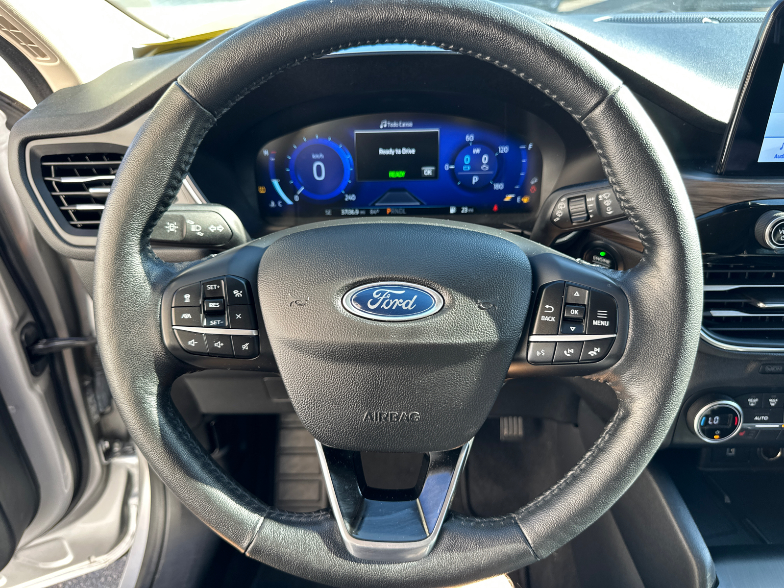 2020 Ford Escape Titanium Hybrid 22