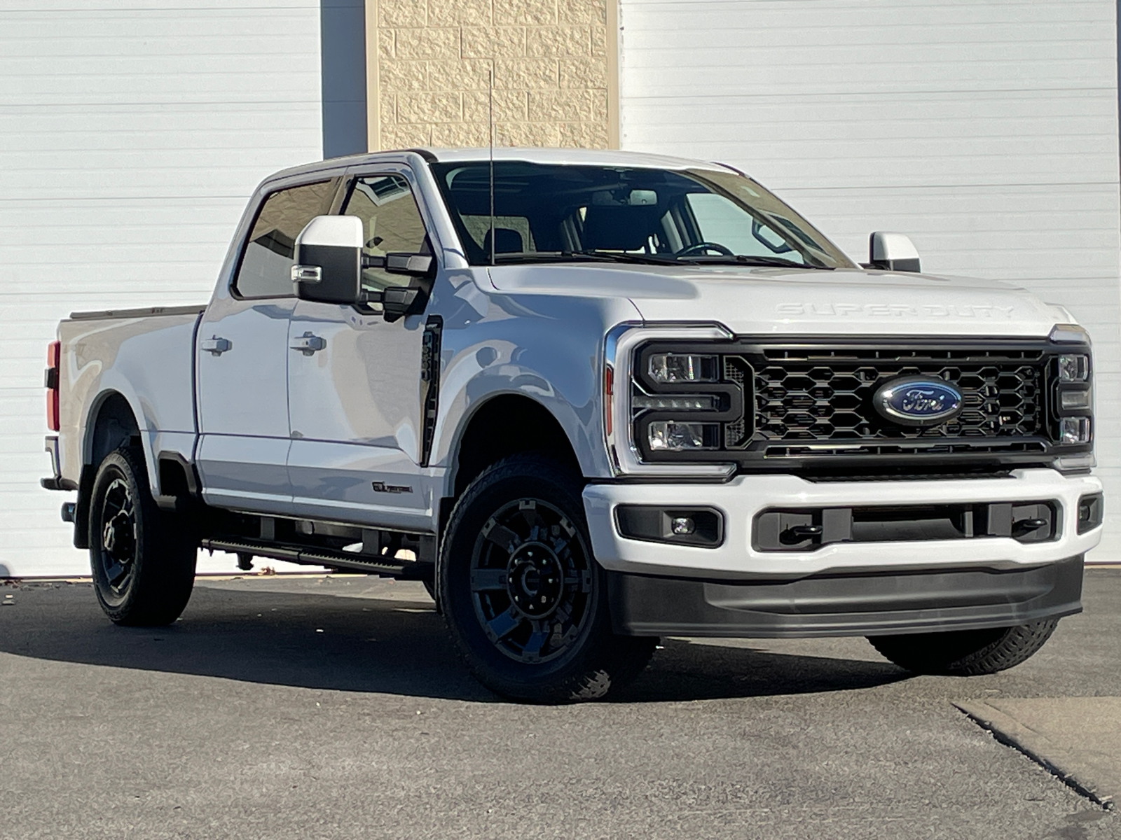 2023 Ford F-250SD Lariat 2