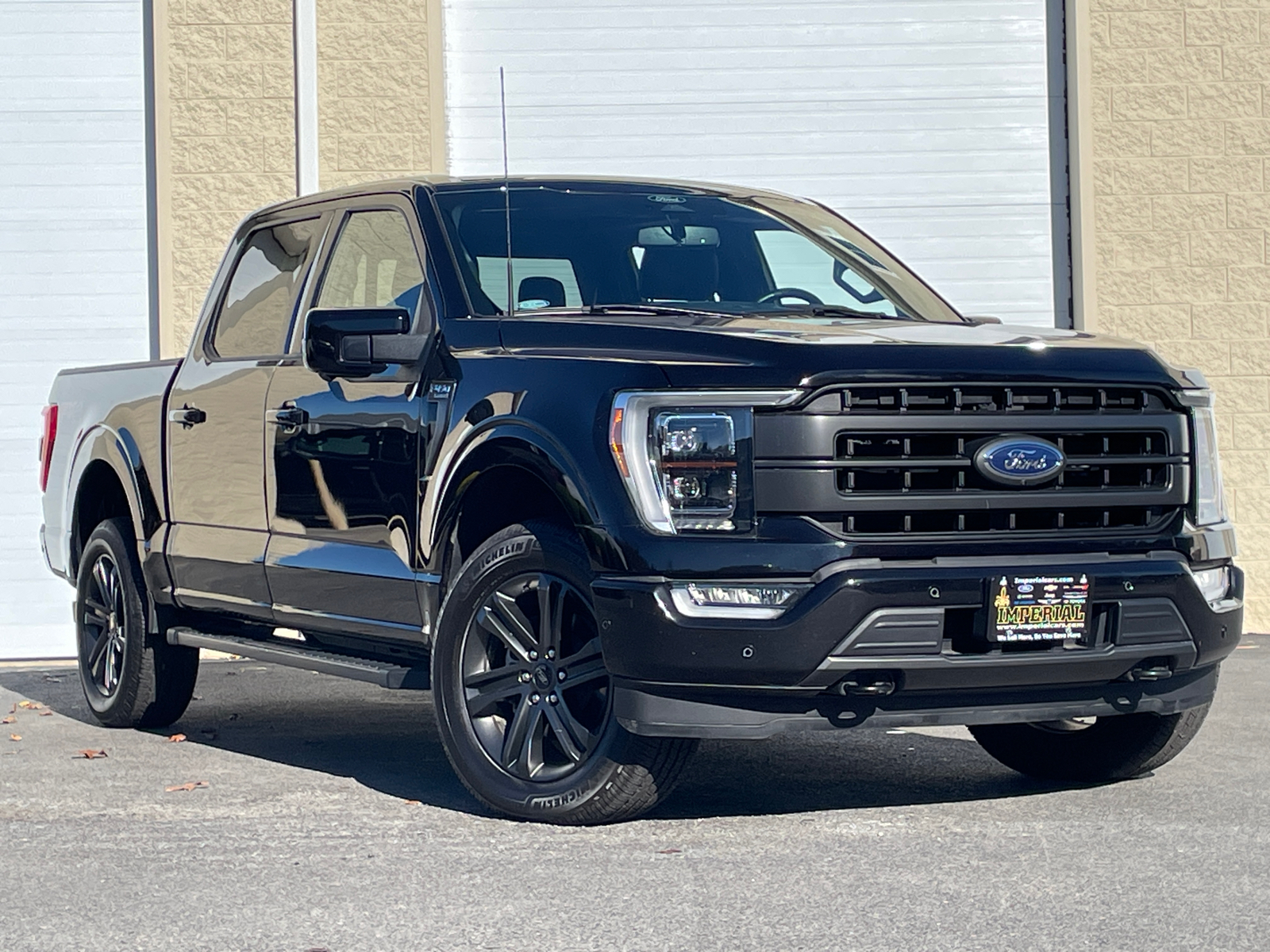 2022 Ford F-150 Lariat 2