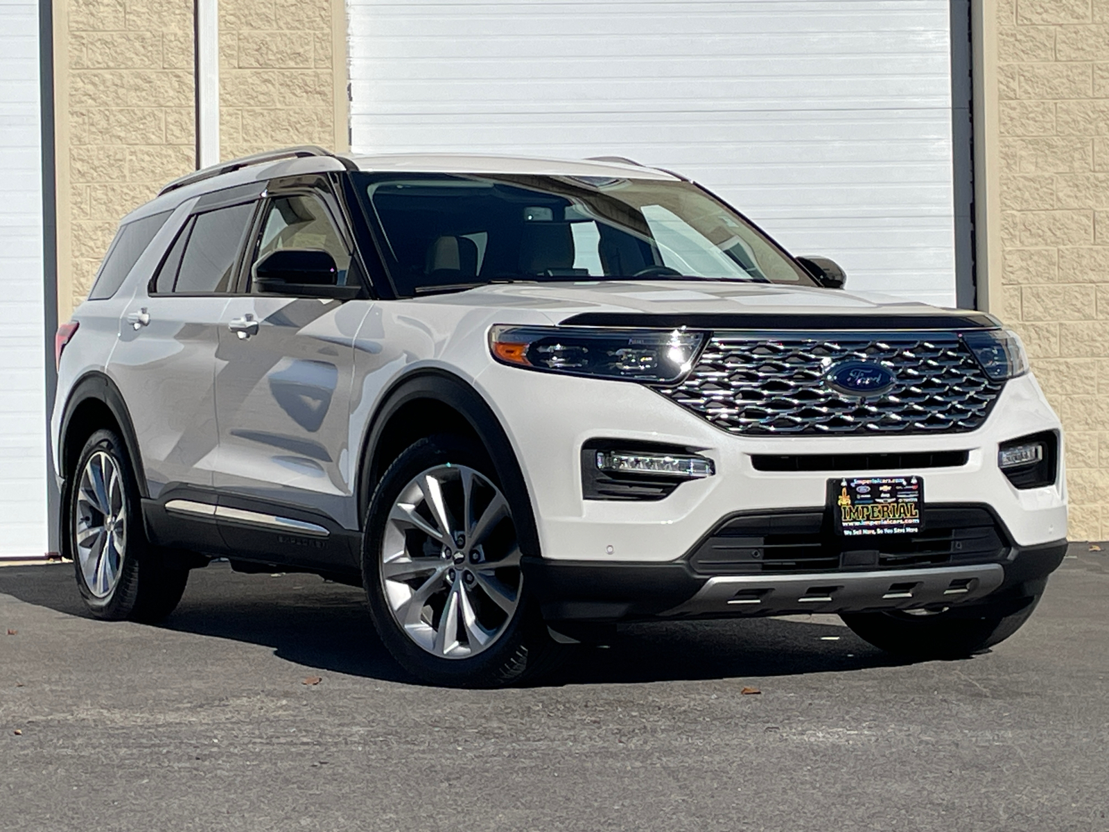 2023 Ford Explorer Platinum 1