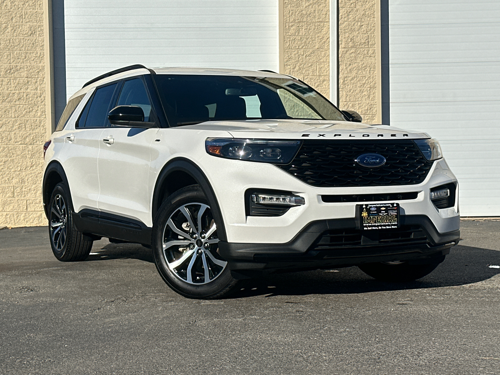 2023 Ford Explorer ST-Line 2