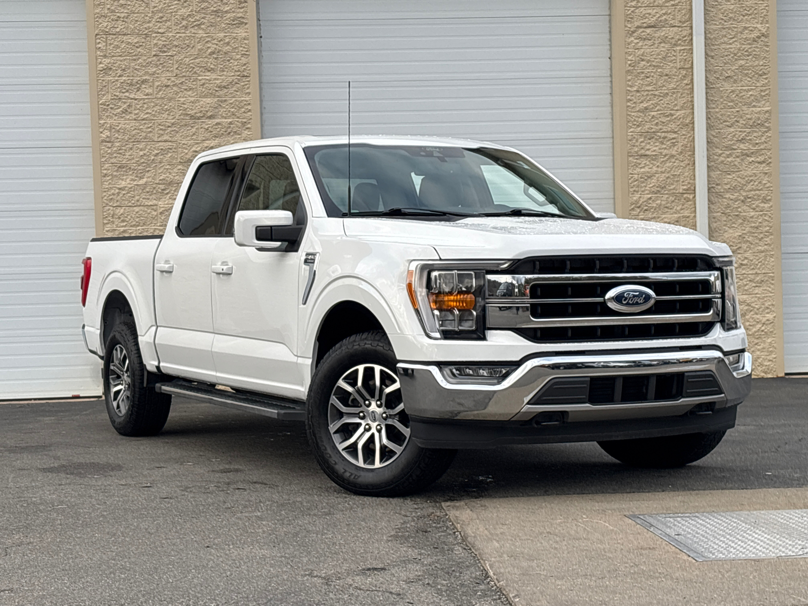 2021 Ford F-150 Lariat 2