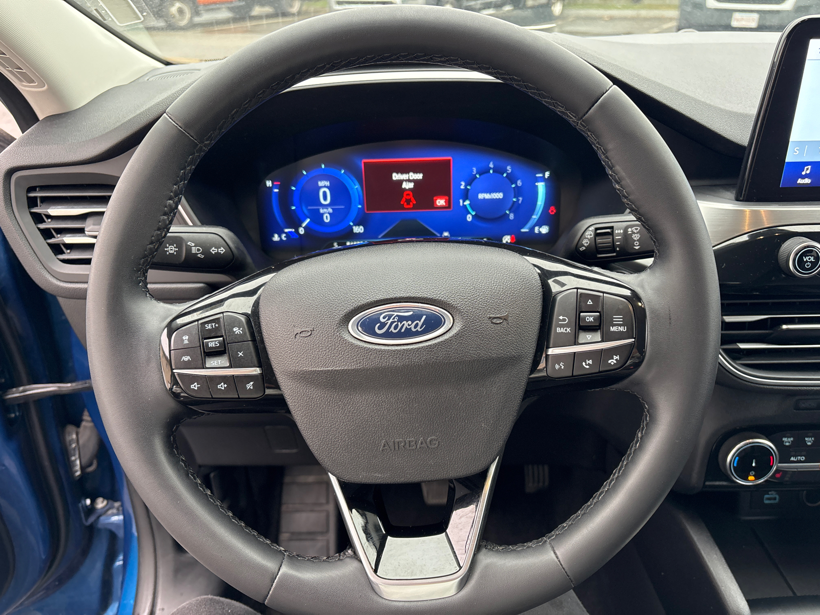 2022 Ford Escape Titanium 22