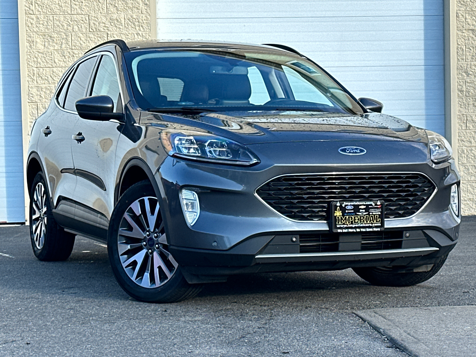 2022 Ford Escape Titanium 1