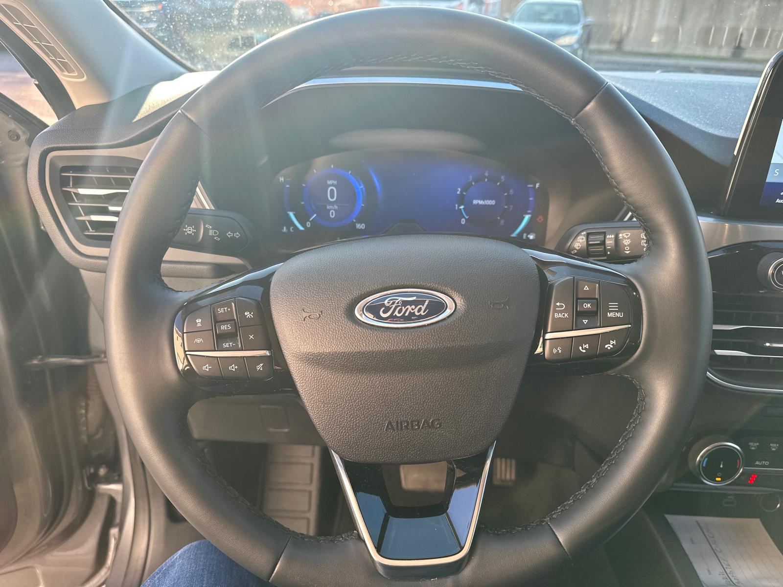 2022 Ford Escape Titanium 22