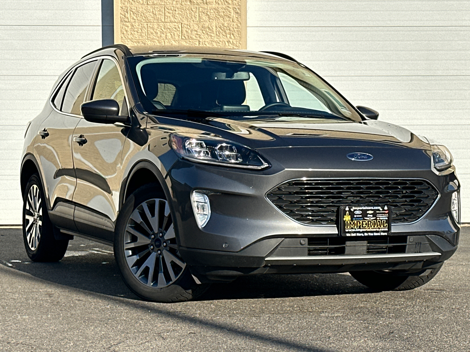 2022 Ford Escape Titanium 1