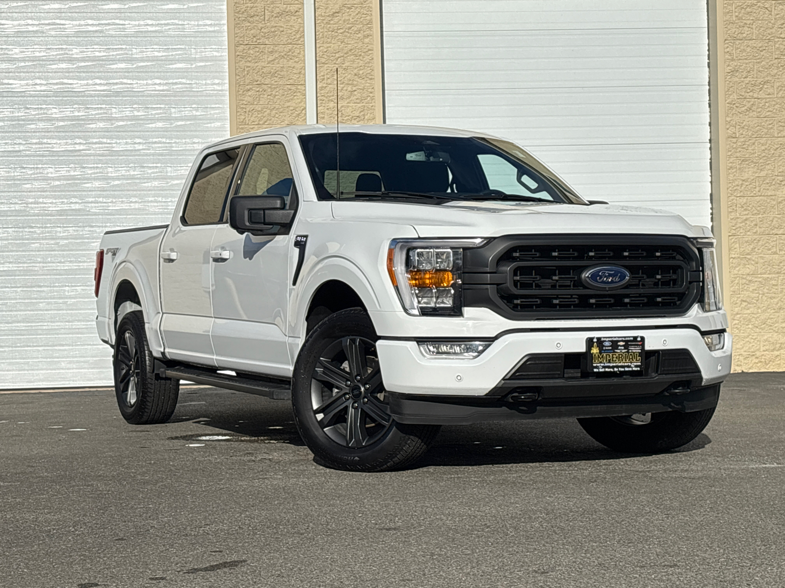 2023 Ford F-150 XLT 2