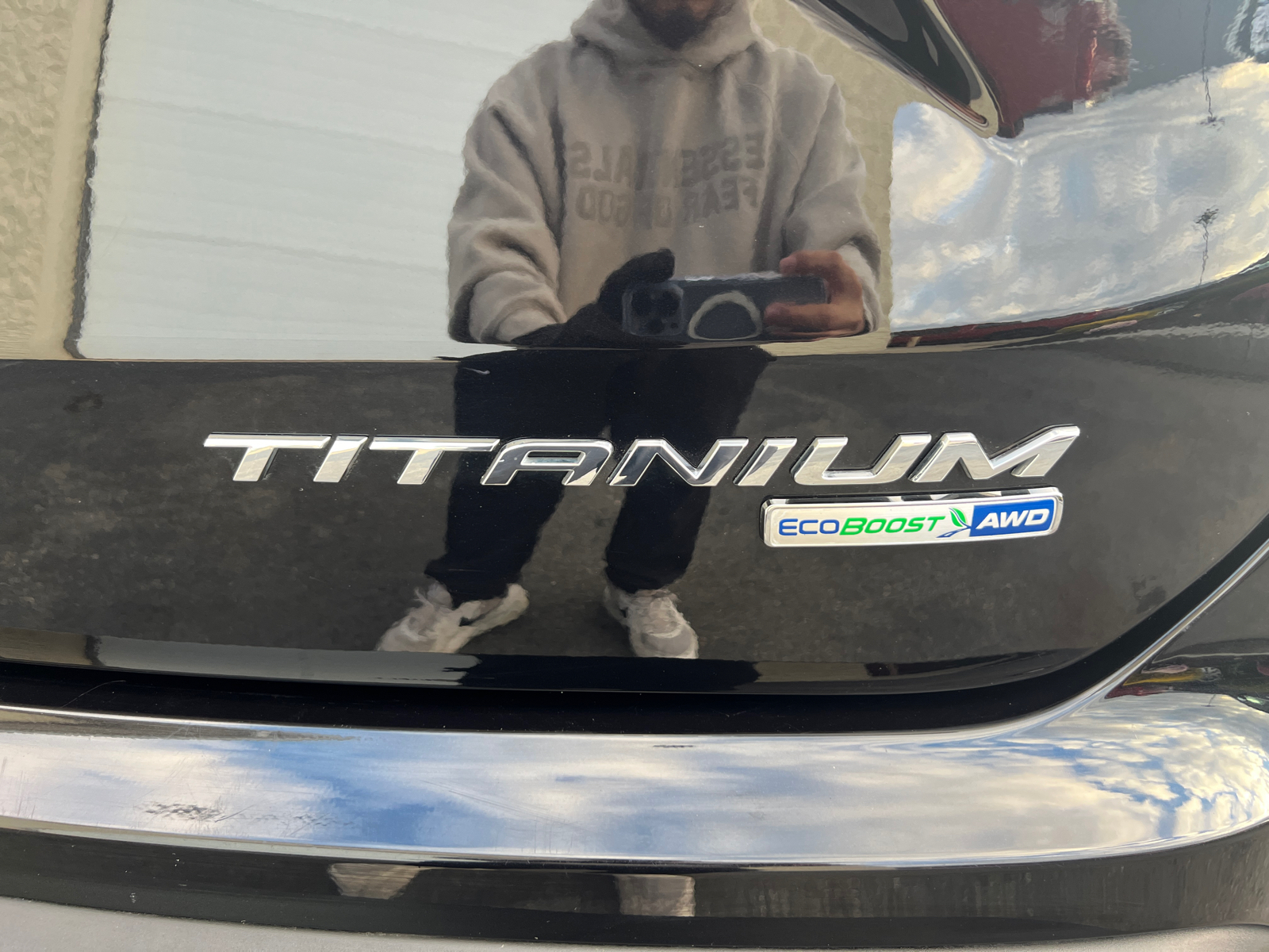 2020 Ford Edge Titanium 12