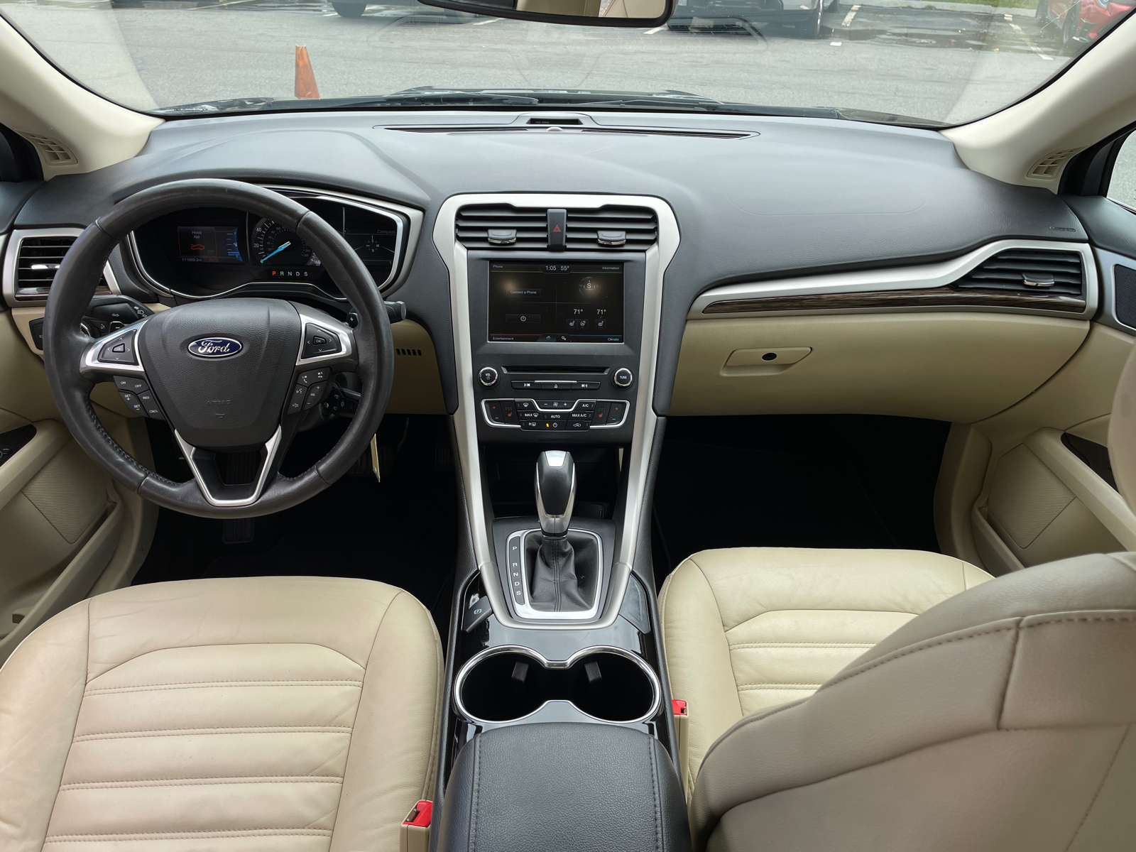 2016 Ford Fusion SE 16