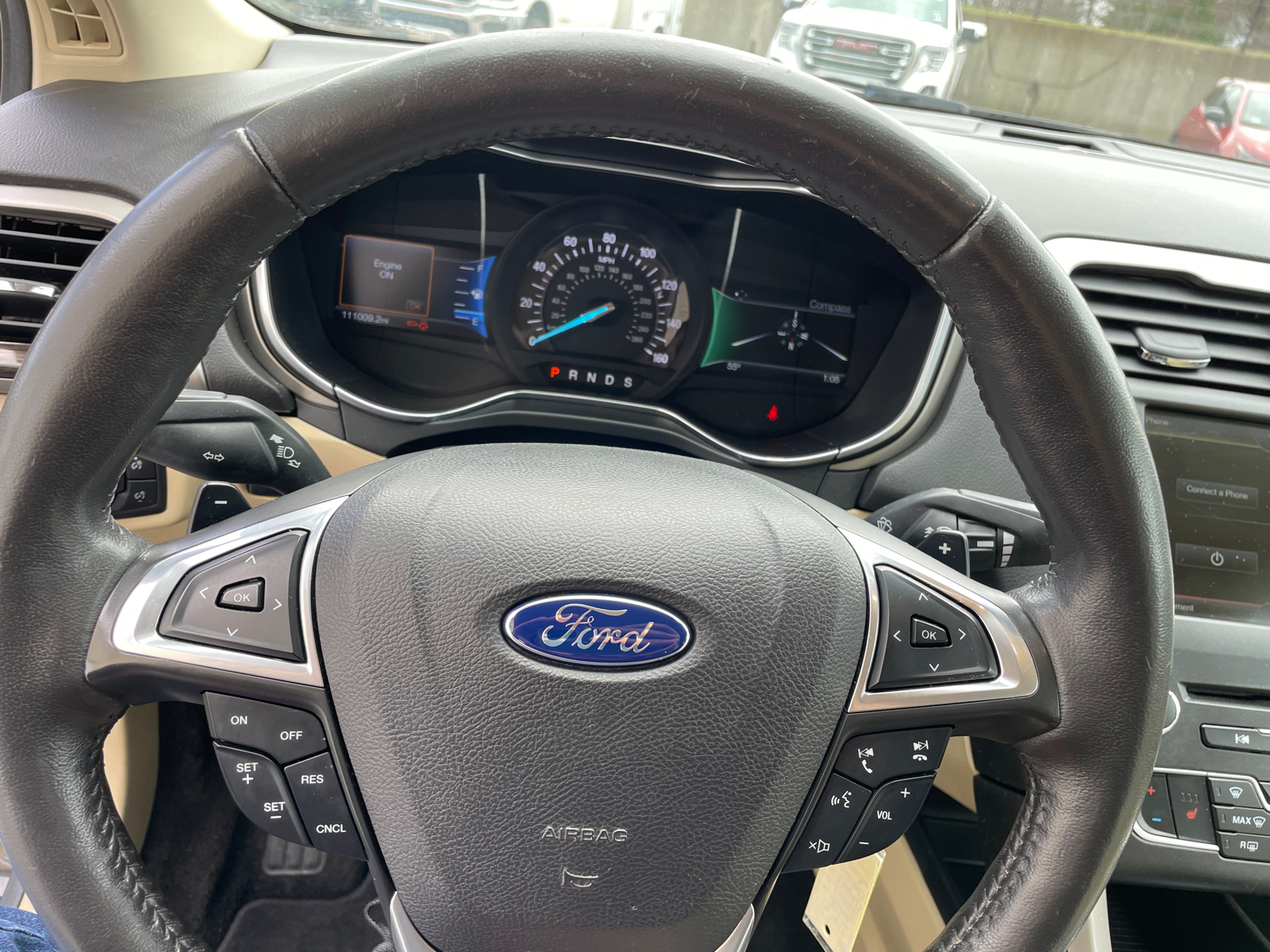 2016 Ford Fusion SE 24