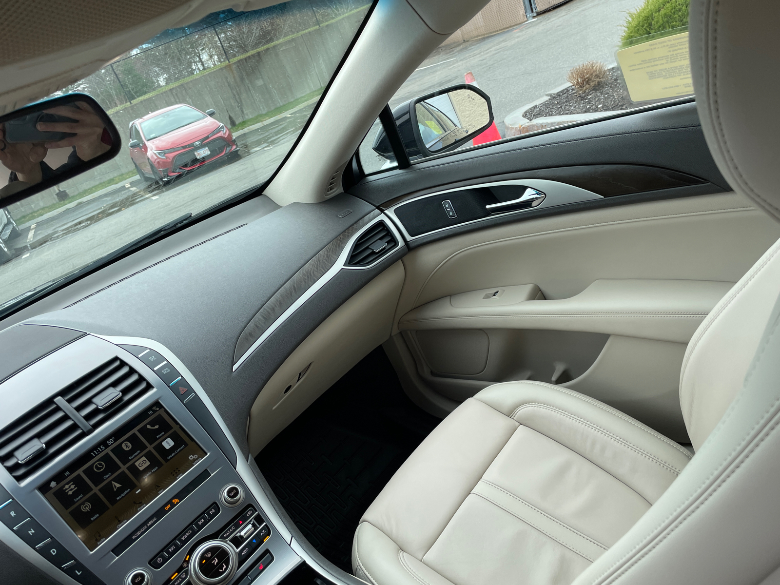 2019 Lincoln MKZ Hybrid Reserve 19