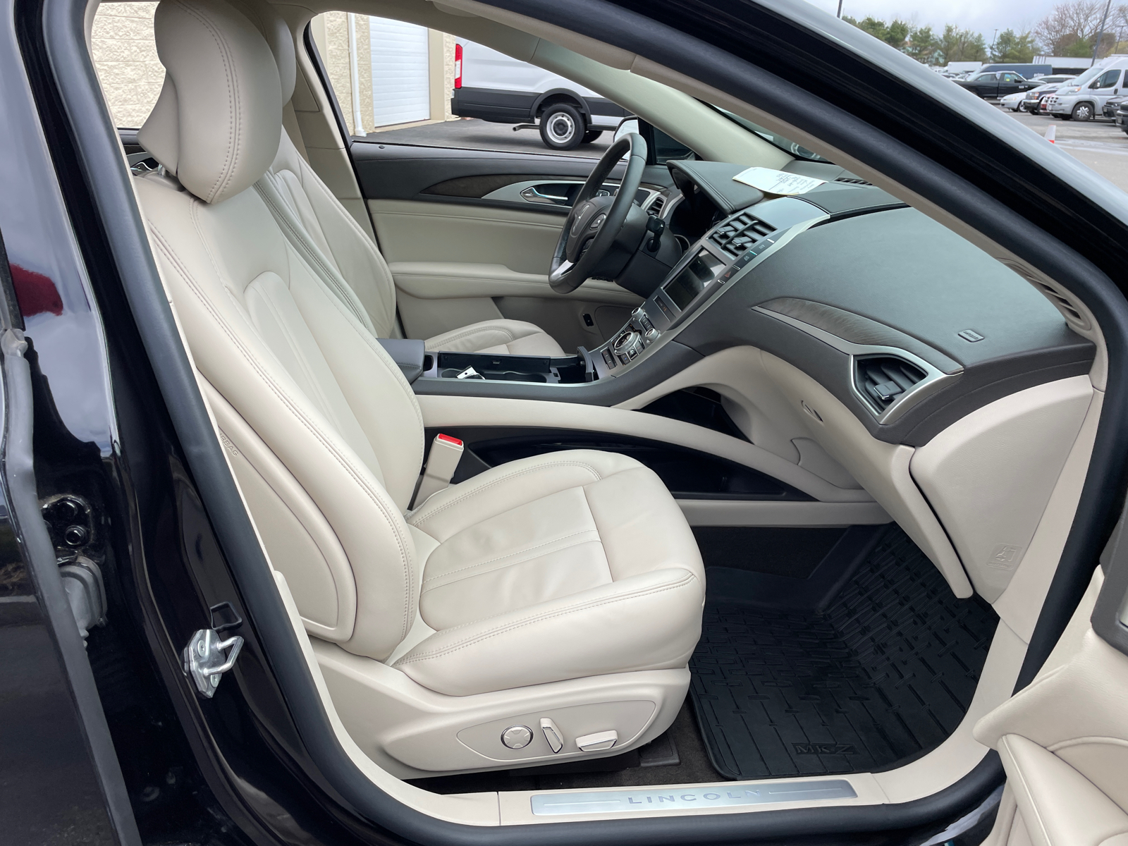 2019 Lincoln MKZ Hybrid Reserve 38