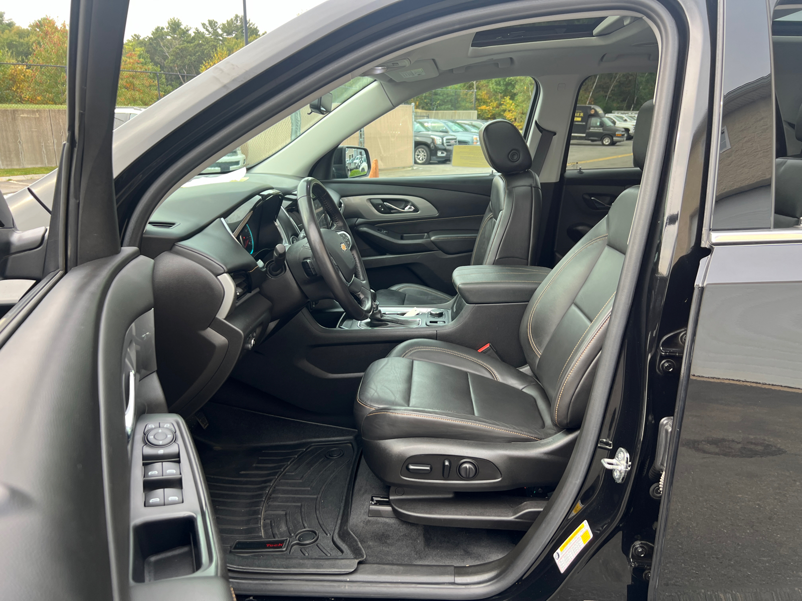 2021 Chevrolet Traverse LT Leather 33