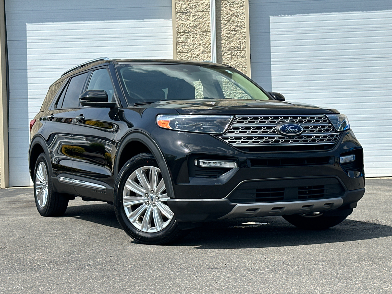 2021 Ford Explorer Limited 1