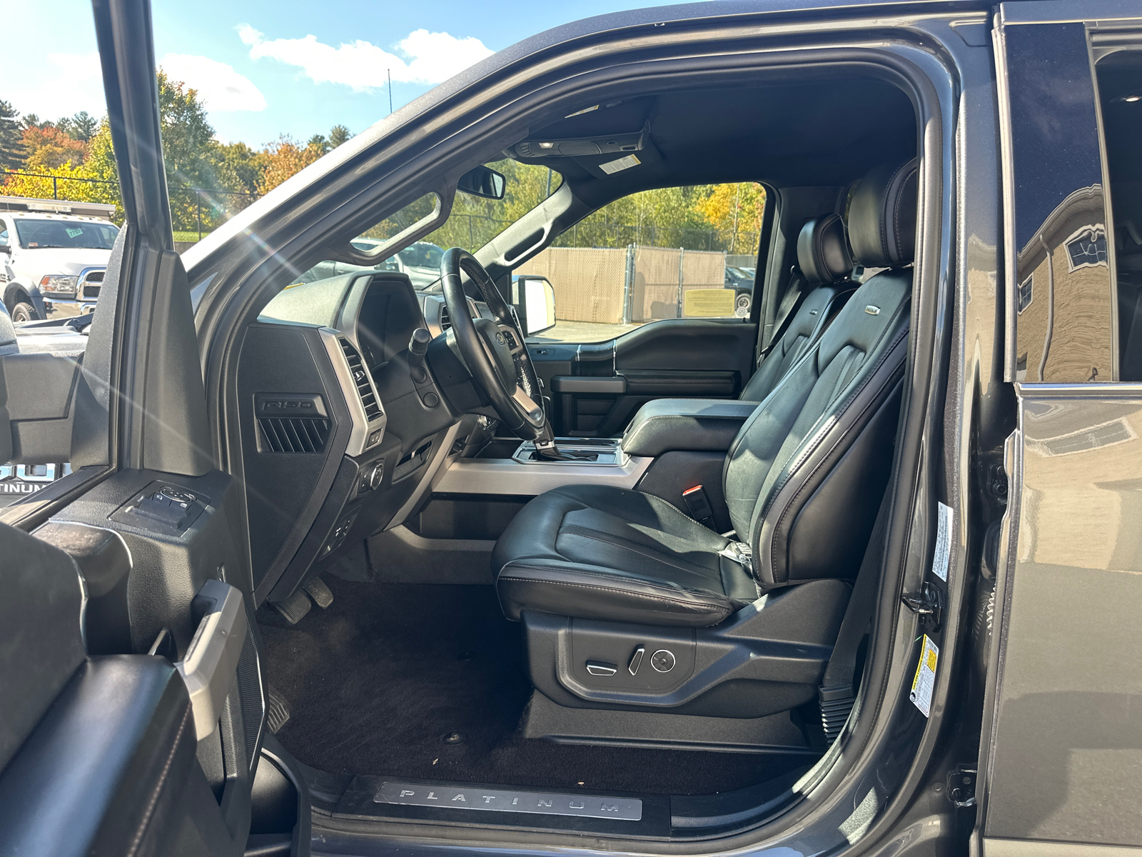 2019 Ford F-150 Platinum 31