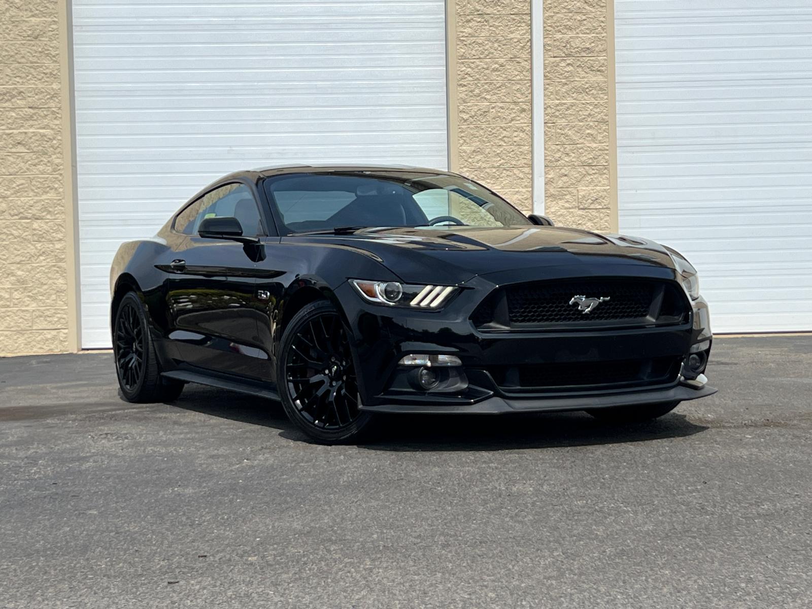 2016 Ford Mustang  1