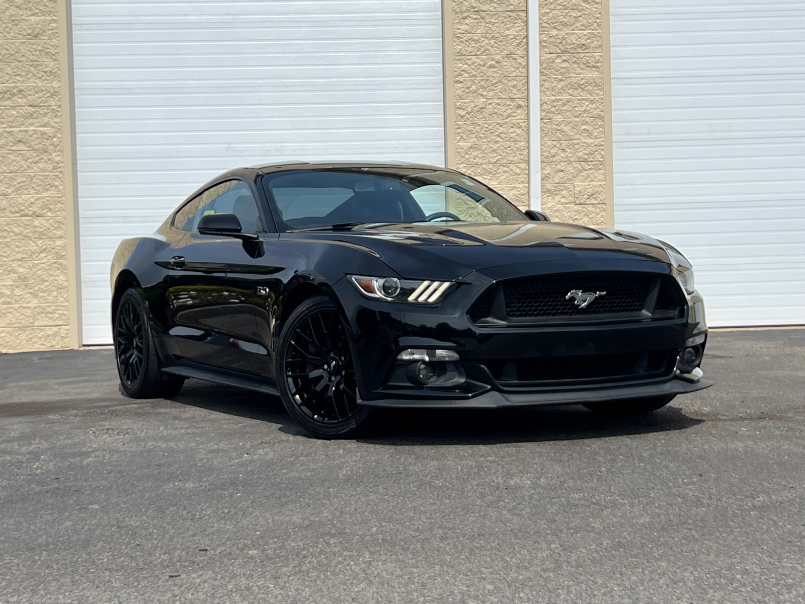 2016 Ford Mustang  2