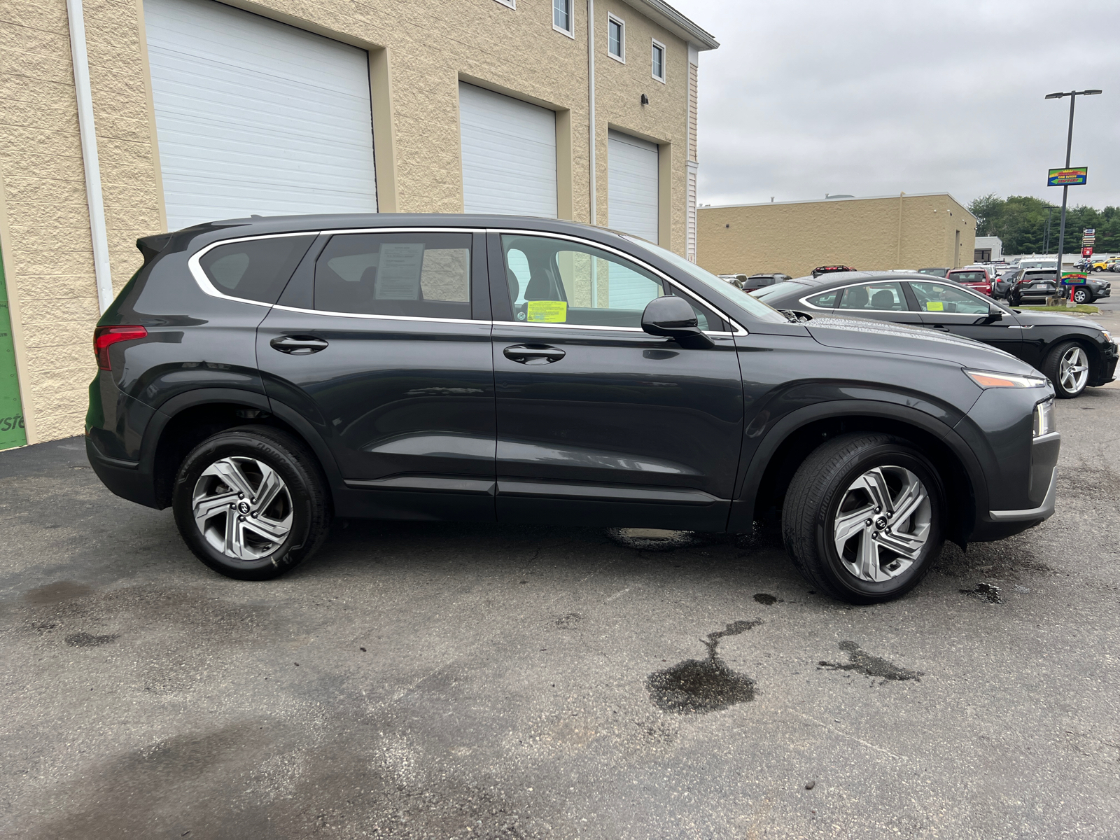 2021 Hyundai Santa Fe SE 12