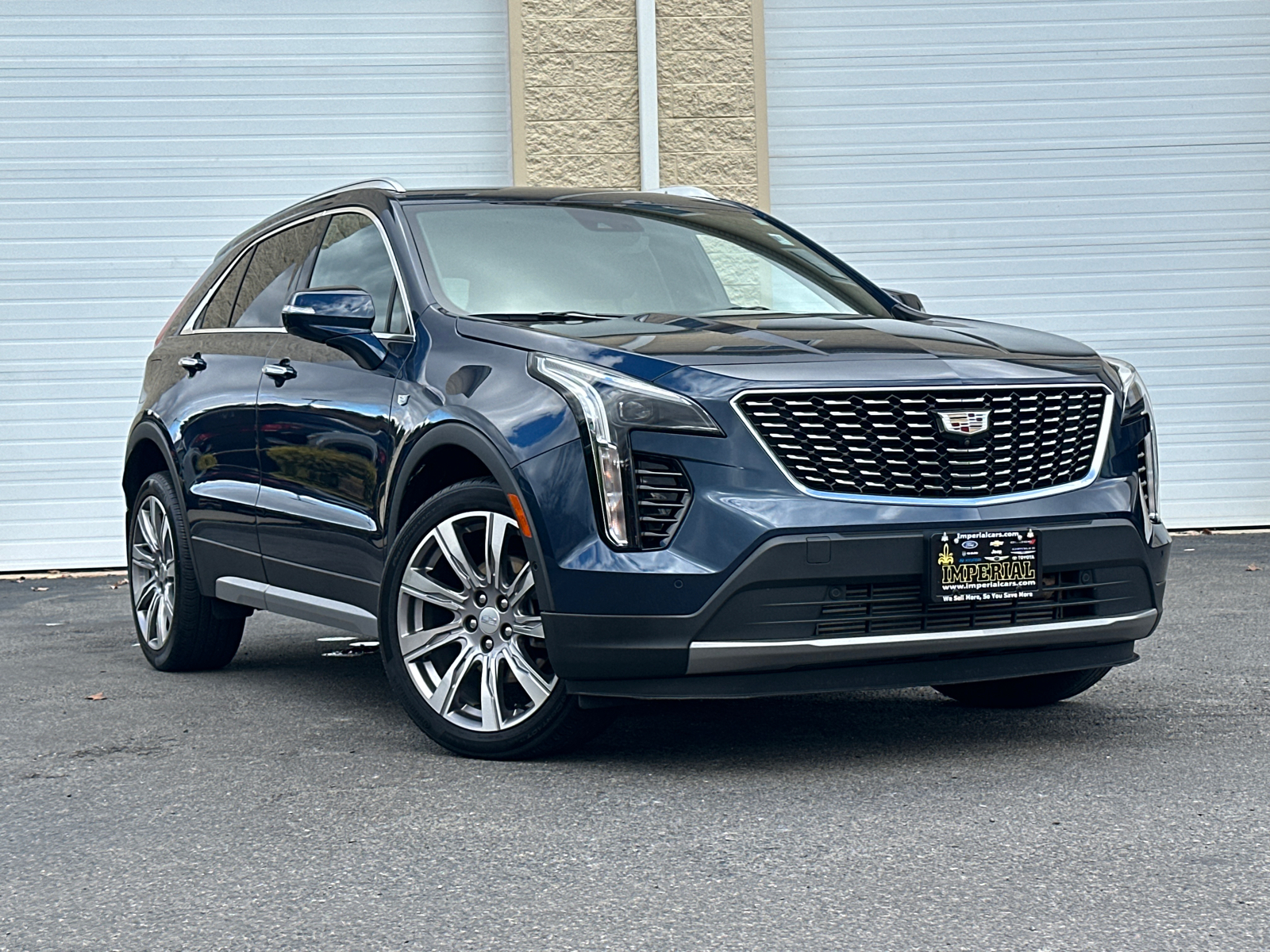 2022 Cadillac XT4 Premium Luxury 1