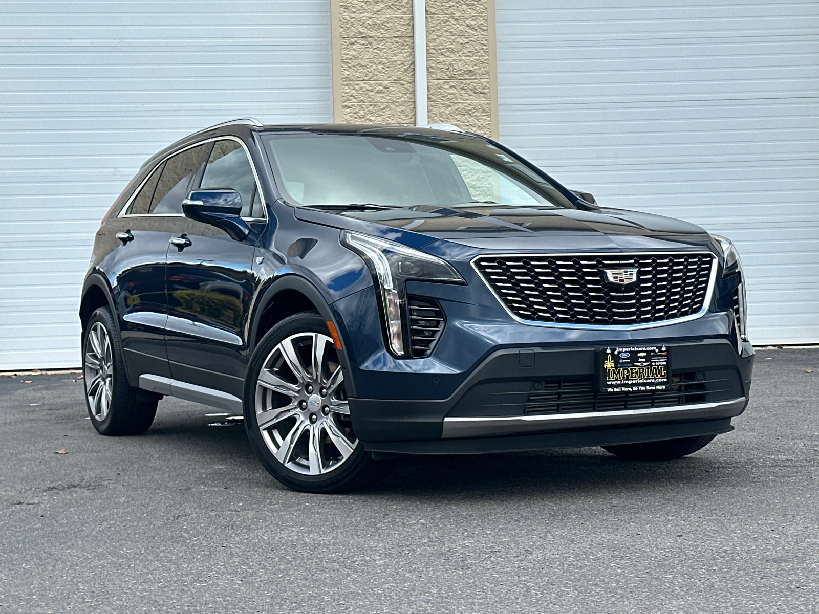 2022 Cadillac XT4 Premium Luxury 2