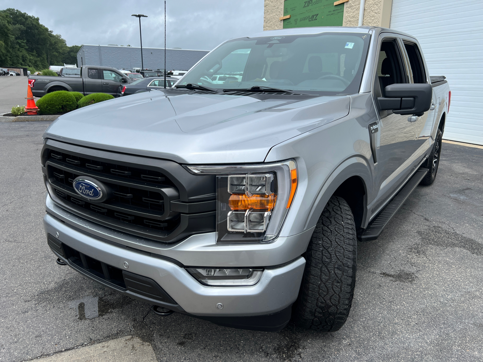 2022 Ford F-150 XLT 4