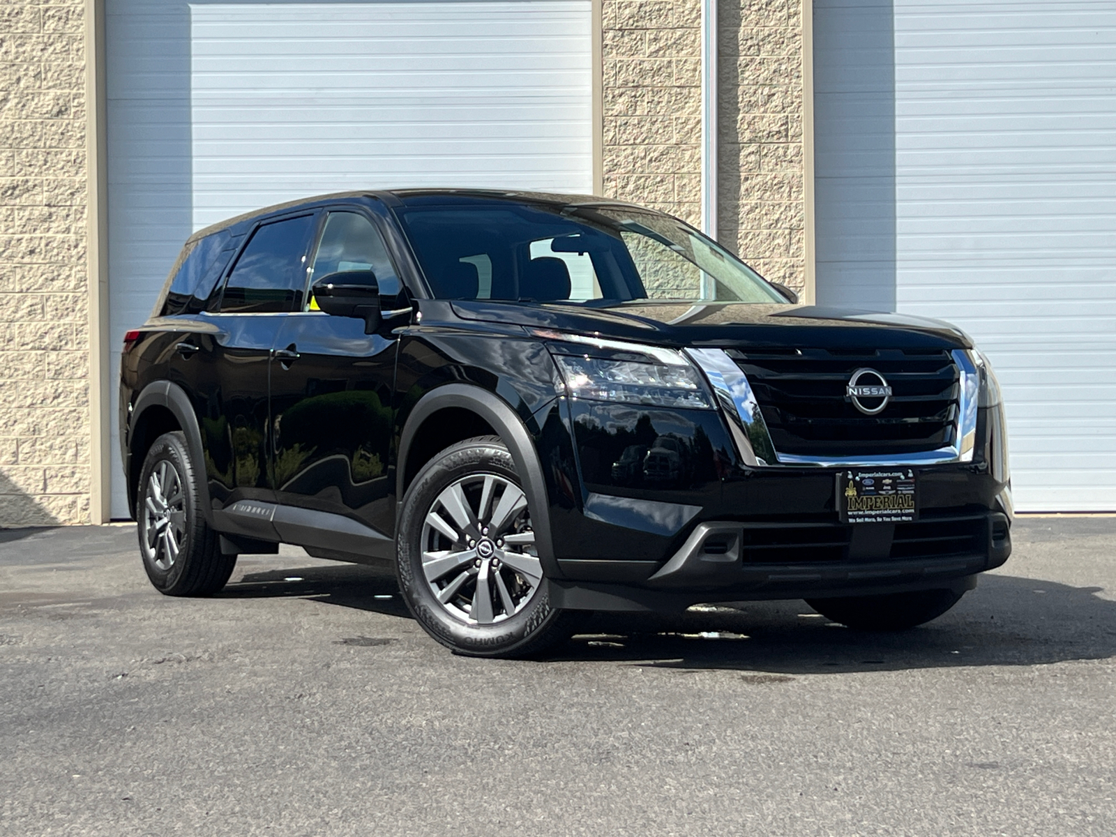 2023 Nissan Pathfinder S 1