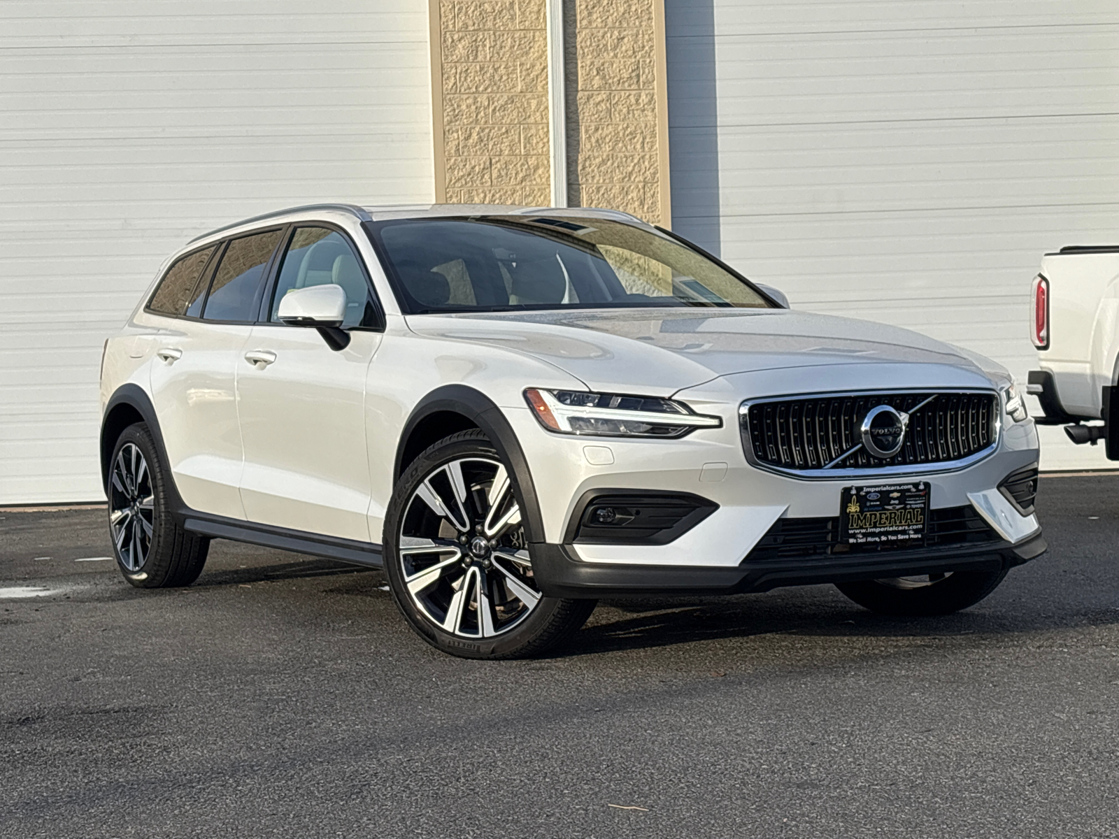 2022 Volvo V60 Cross Country T5 2