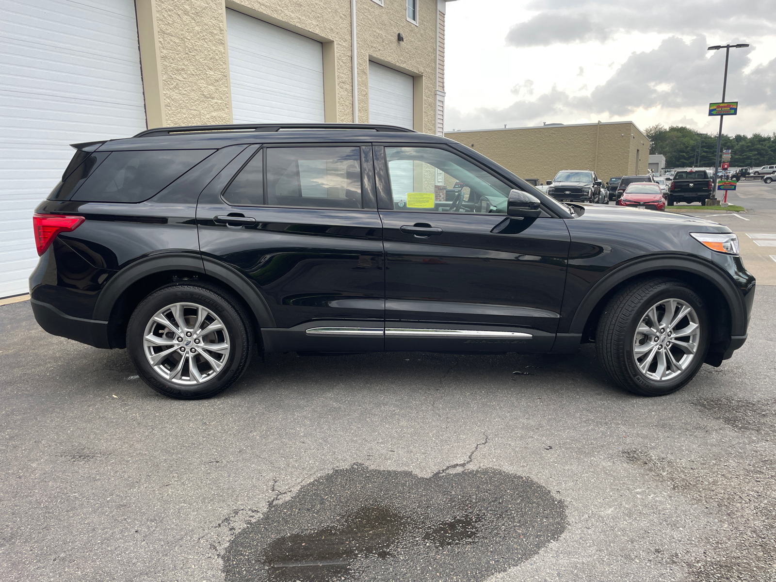 2023 Ford Explorer XLT 16