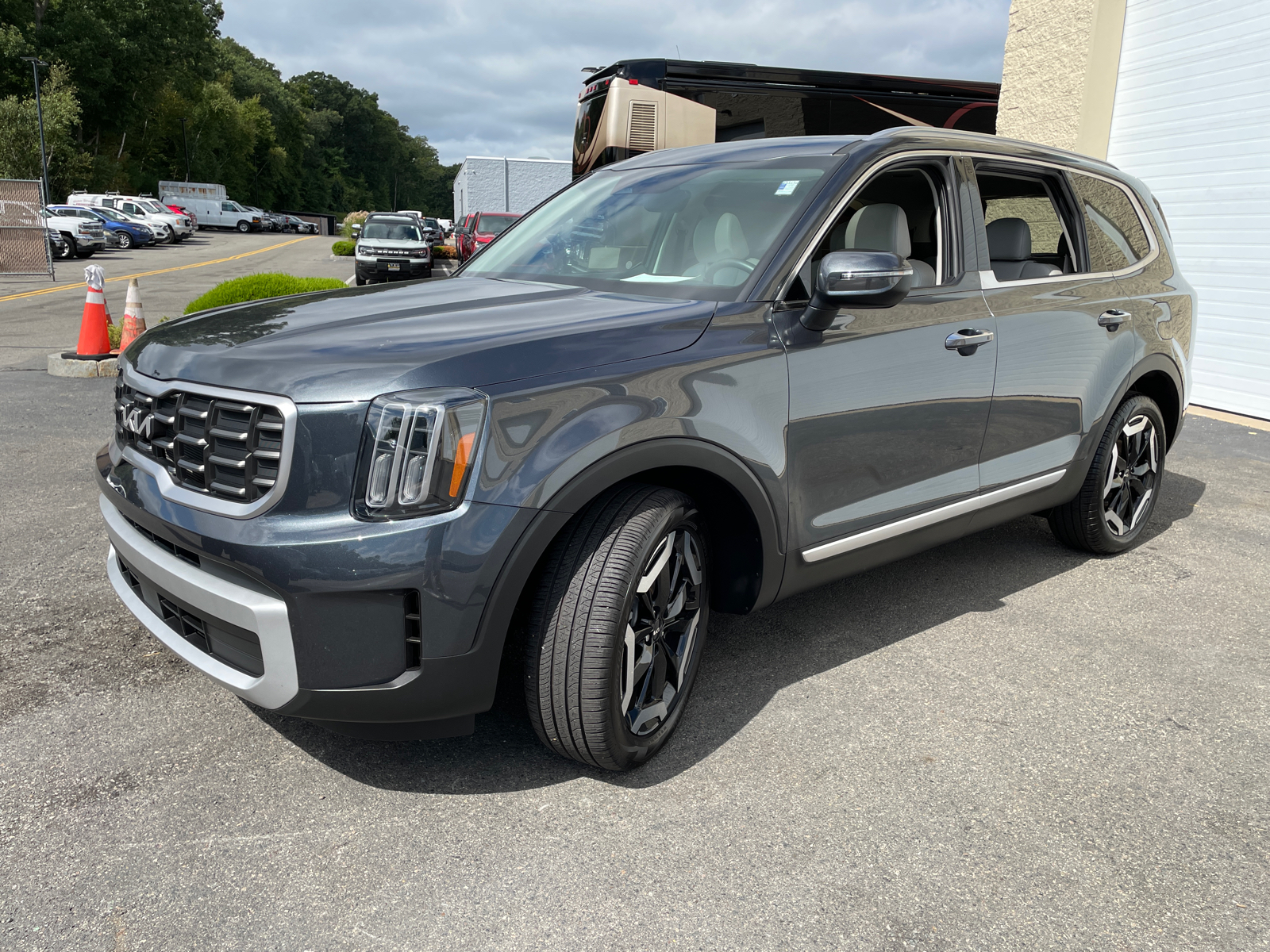 2024 Kia Telluride S 4