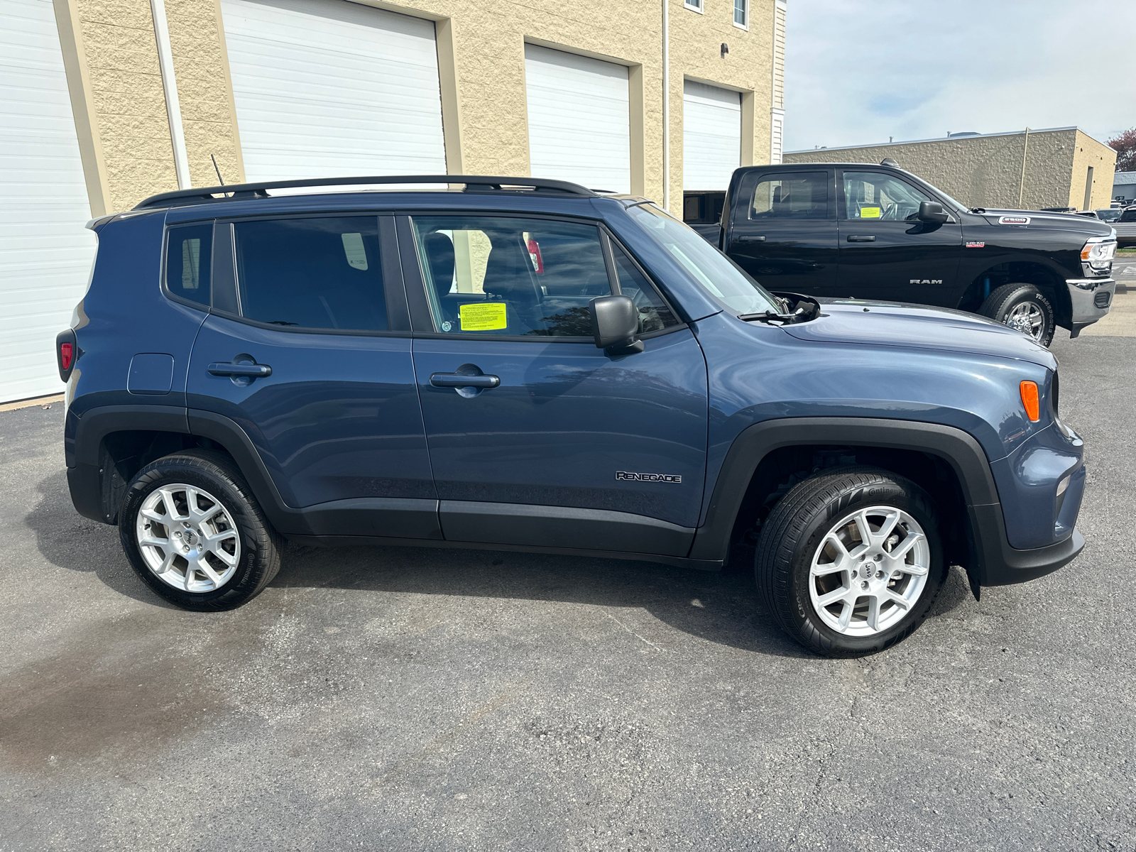 2023 Jeep Renegade Latitude 11