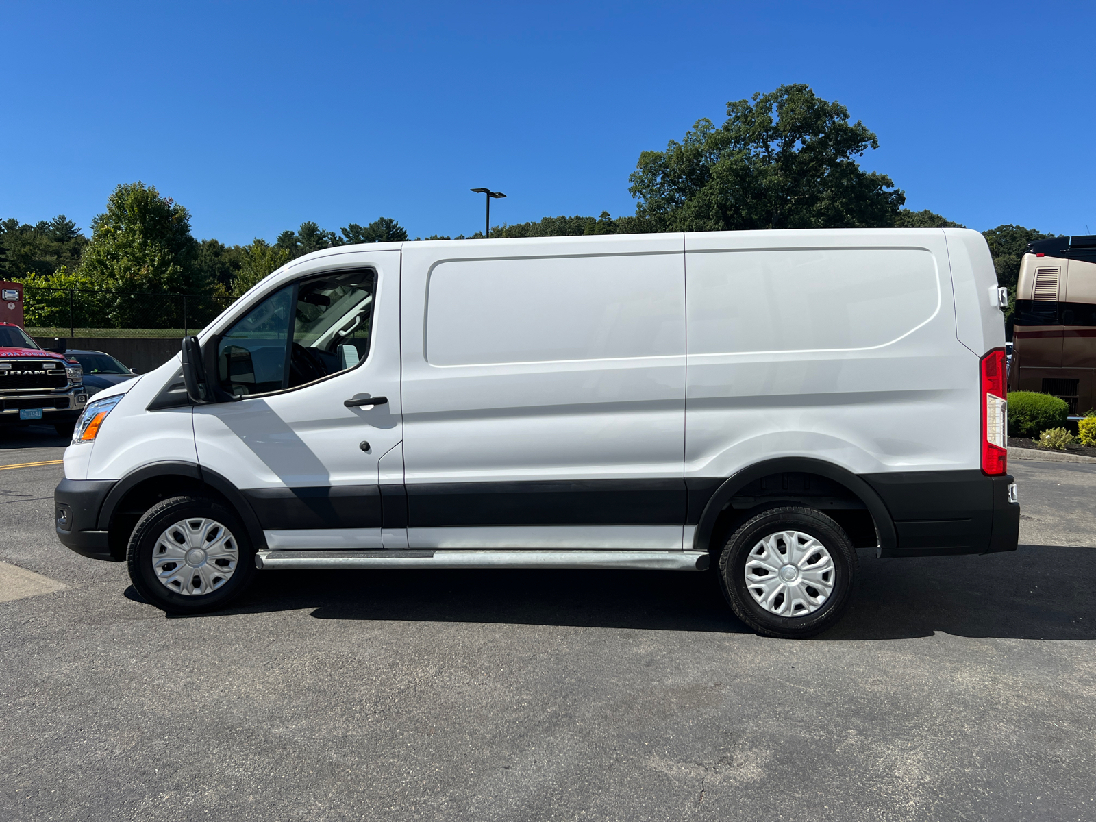 2022 Ford Transit-250 Base 5