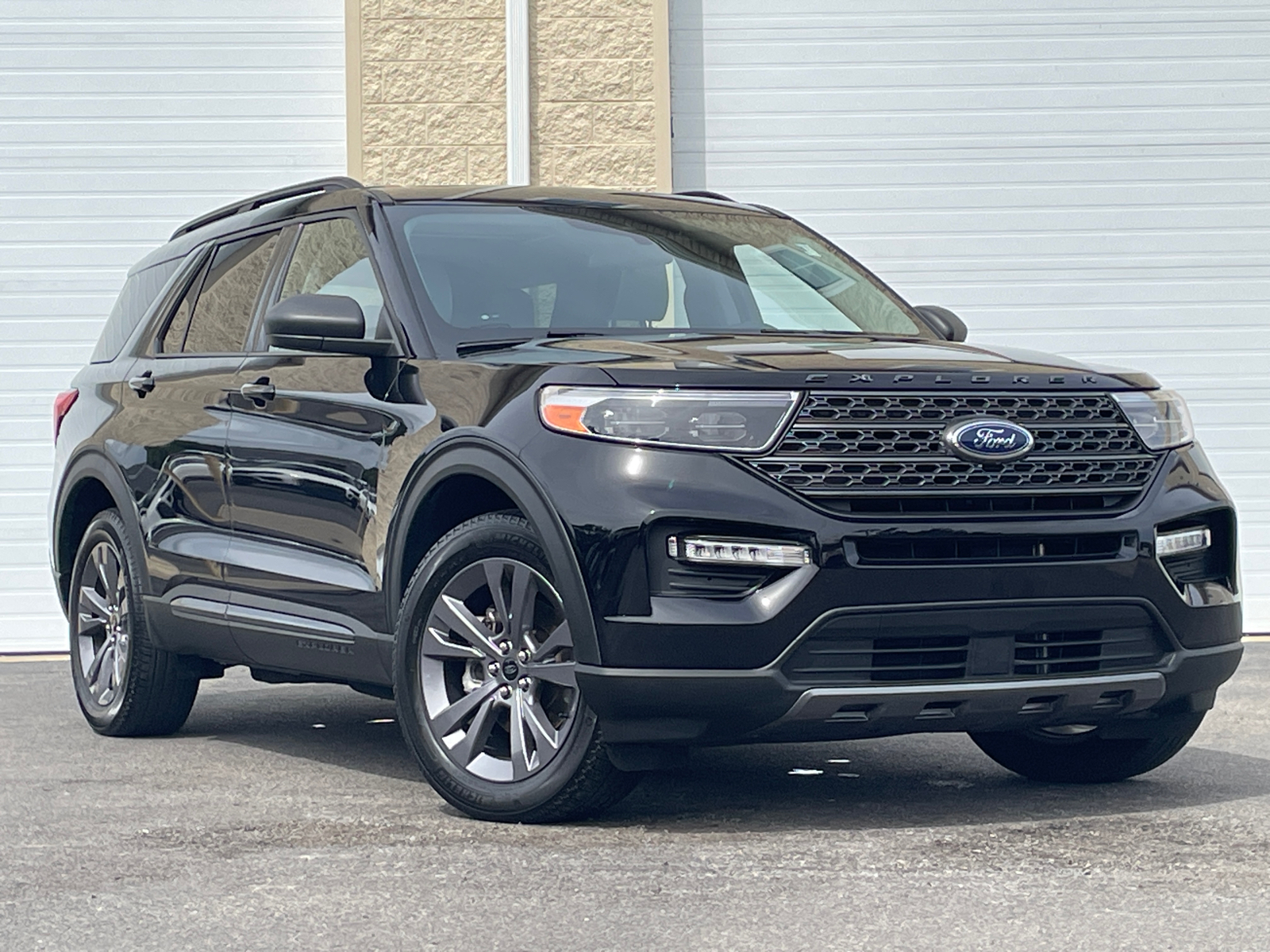 2021 Ford Explorer XLT 2