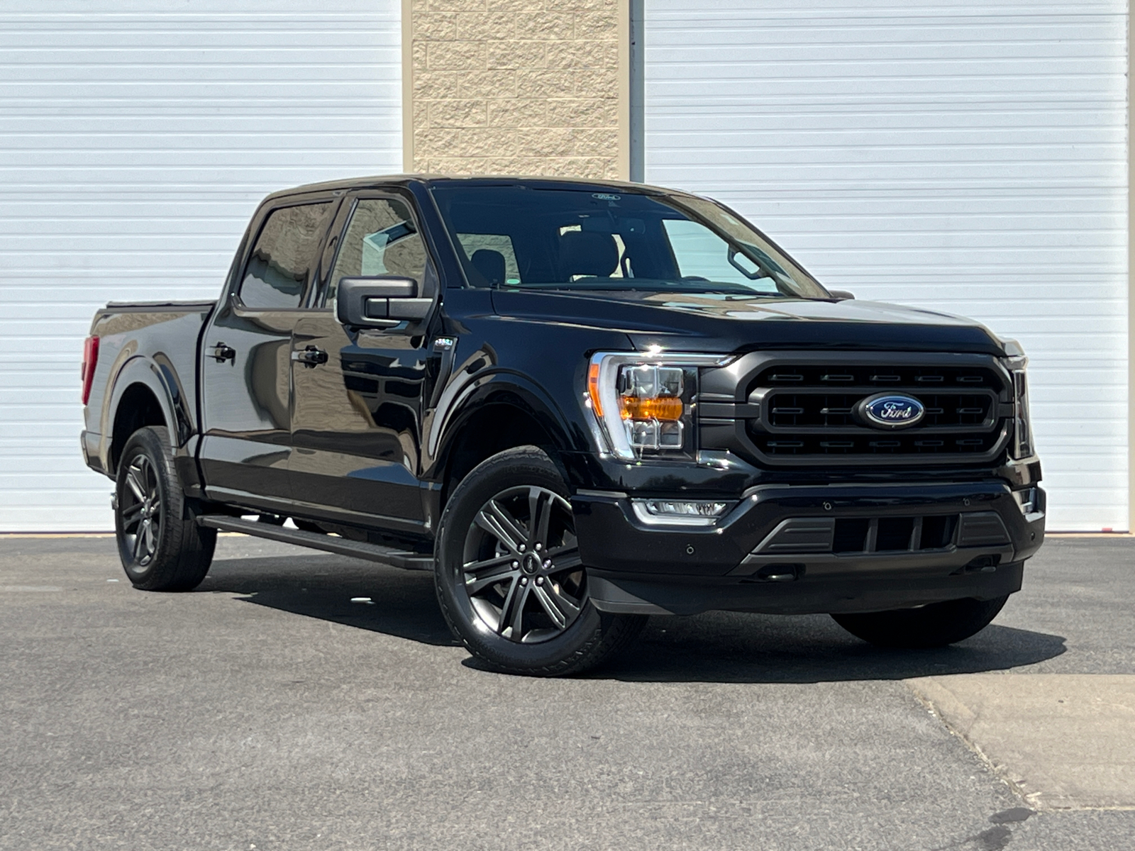 2021 Ford F-150 XLT 2