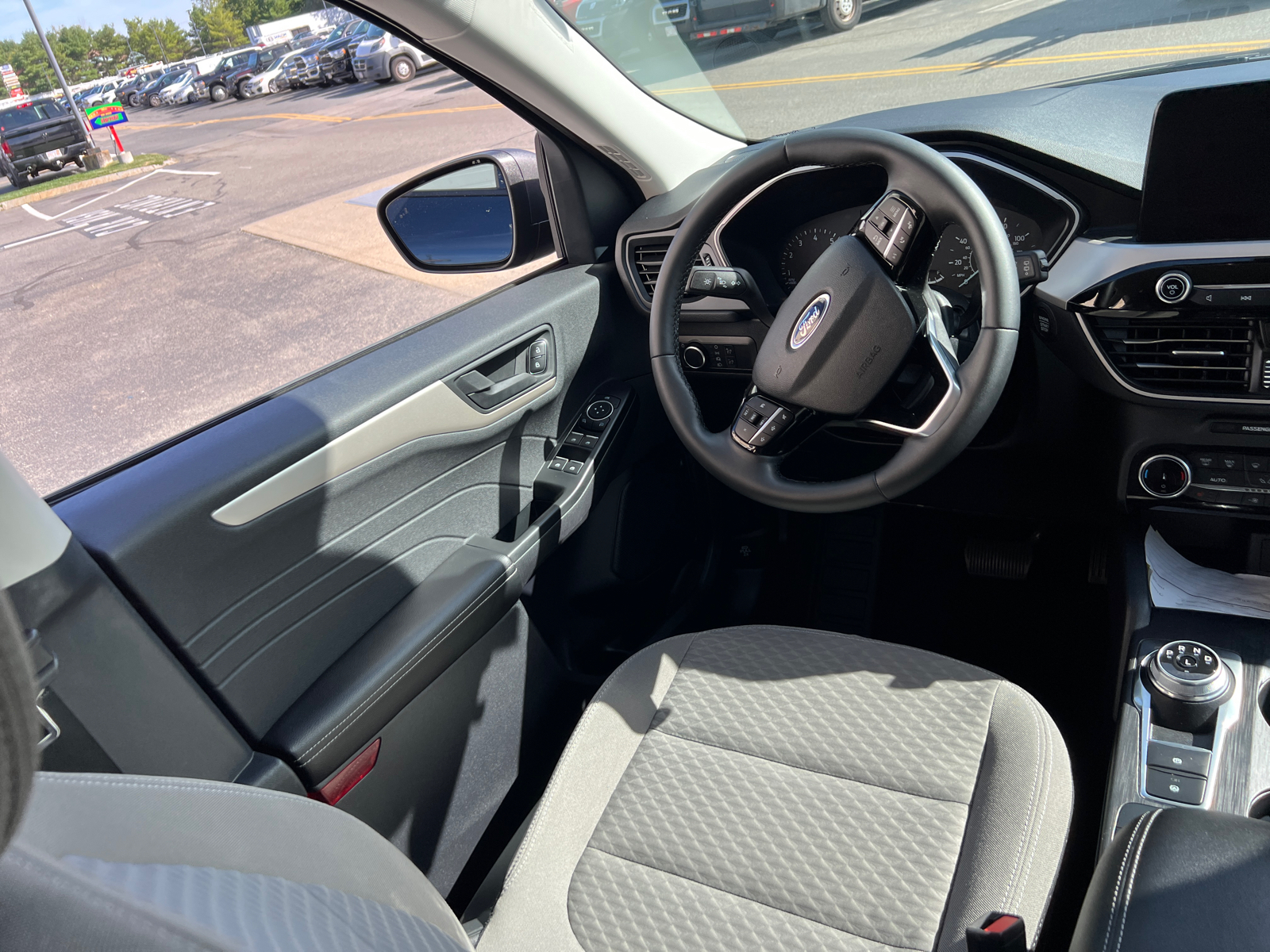 2022 Ford Escape SE 16