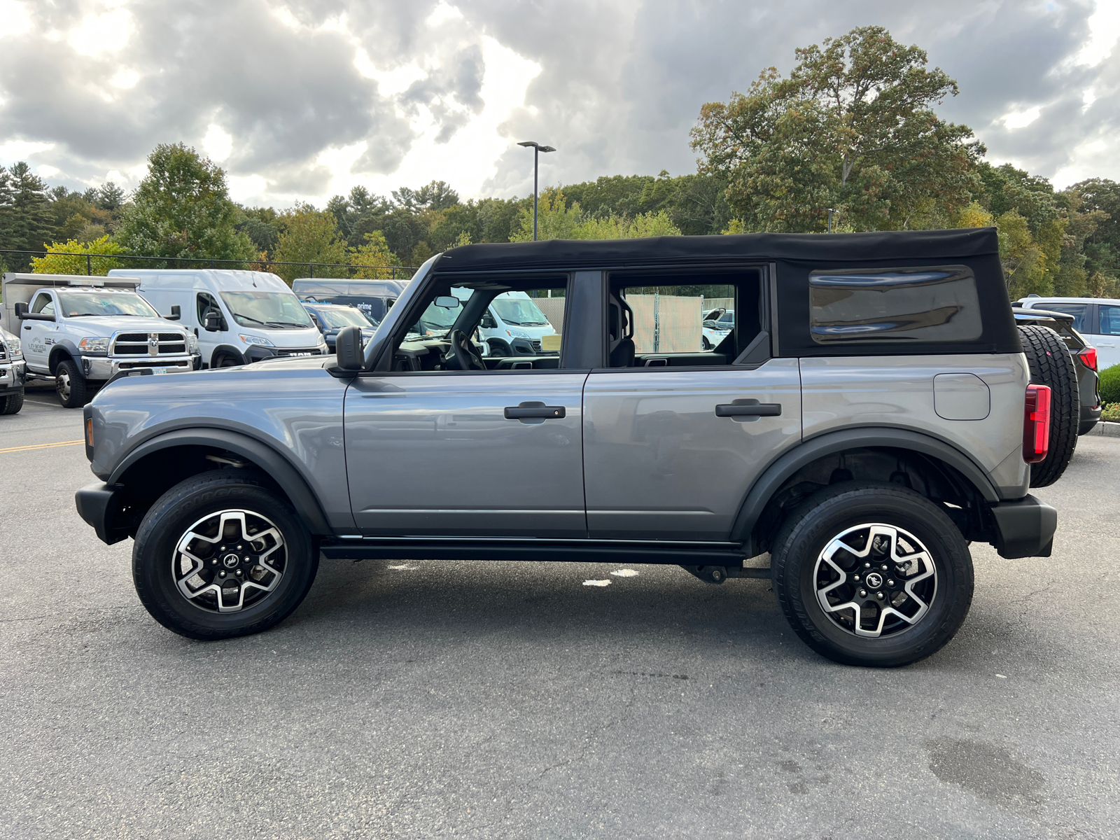 2022 Ford Bronco Base 5