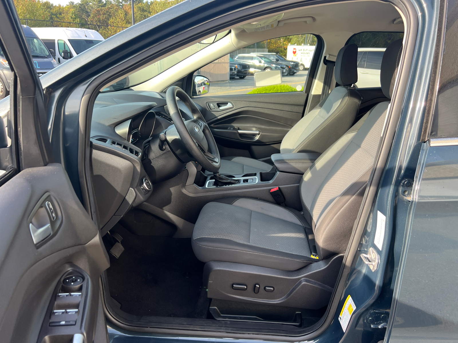 2019 Ford Escape SE 32