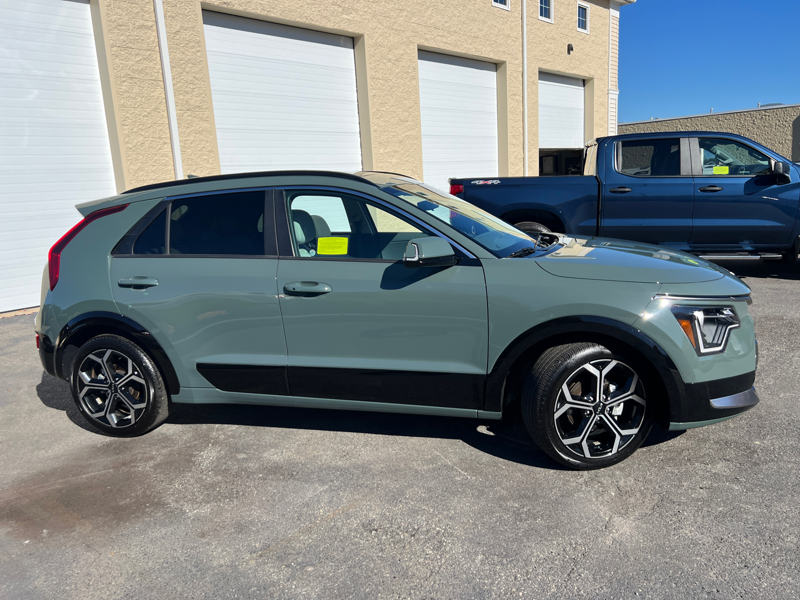 2023 Kia Niro EX Touring 10