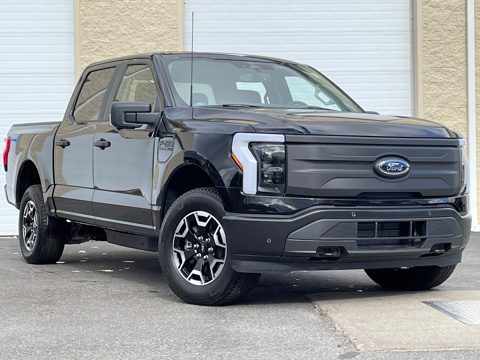 2023 Ford F-150 Lightning Pro 1