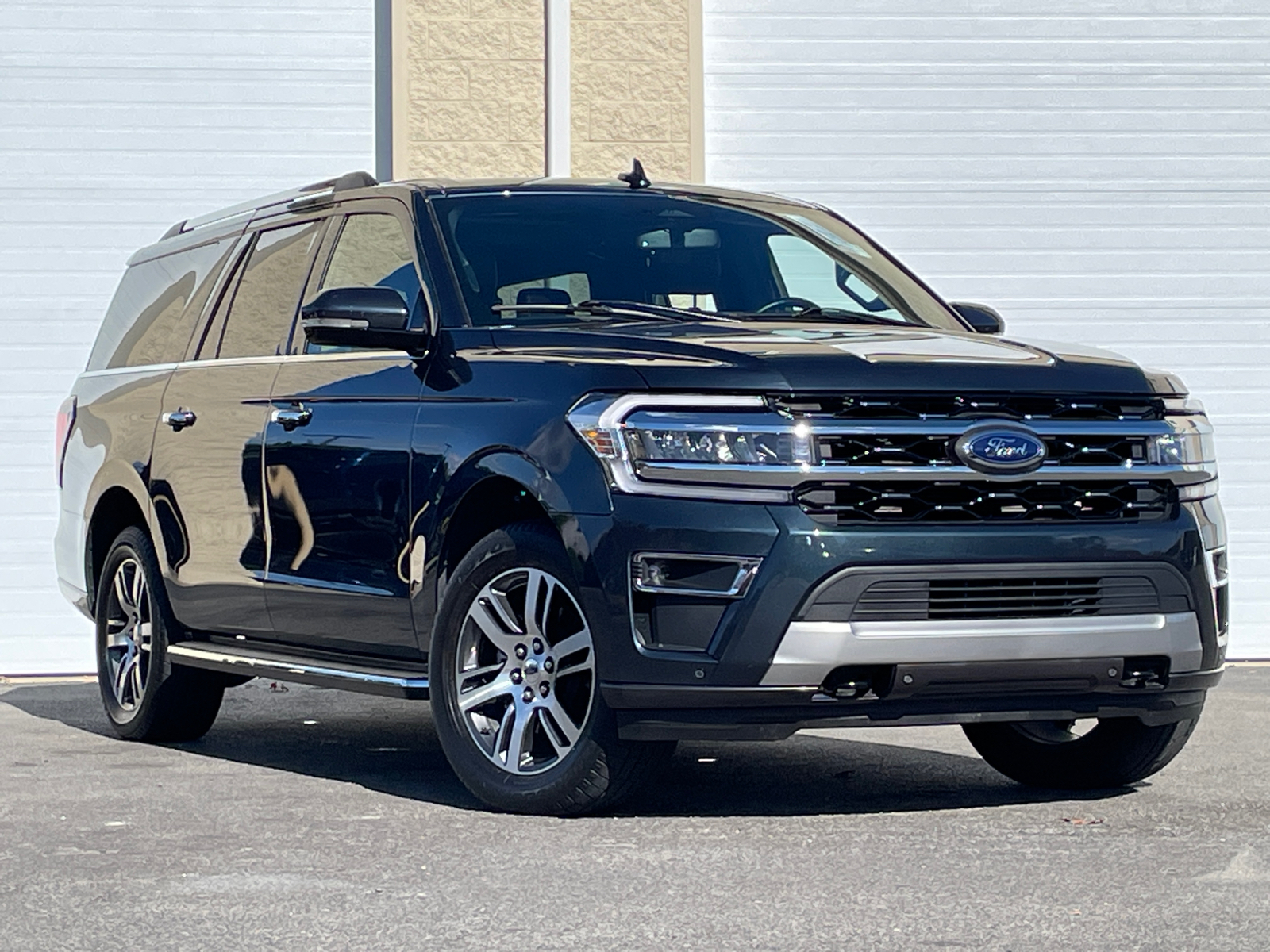 2022 Ford Expedition Max Limited 1