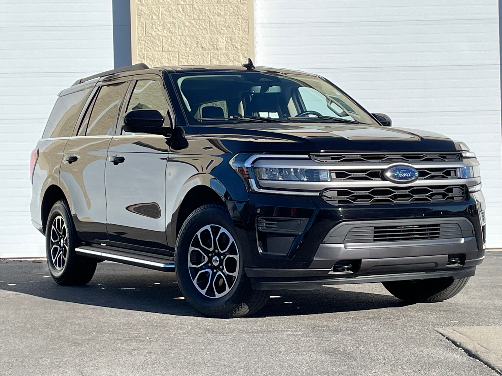 2022 Ford Expedition XLT 2