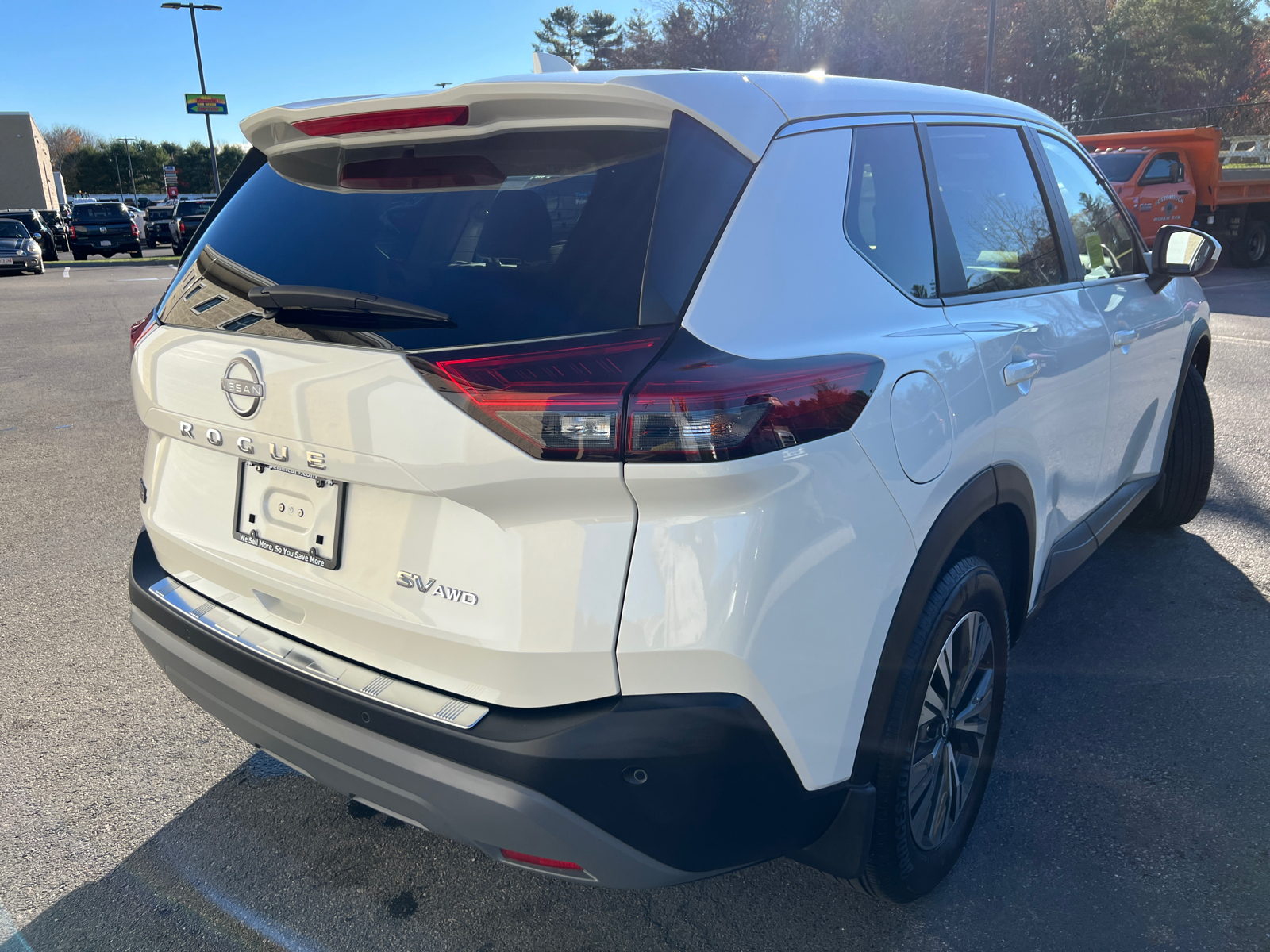 2023 Nissan Rogue SV 10