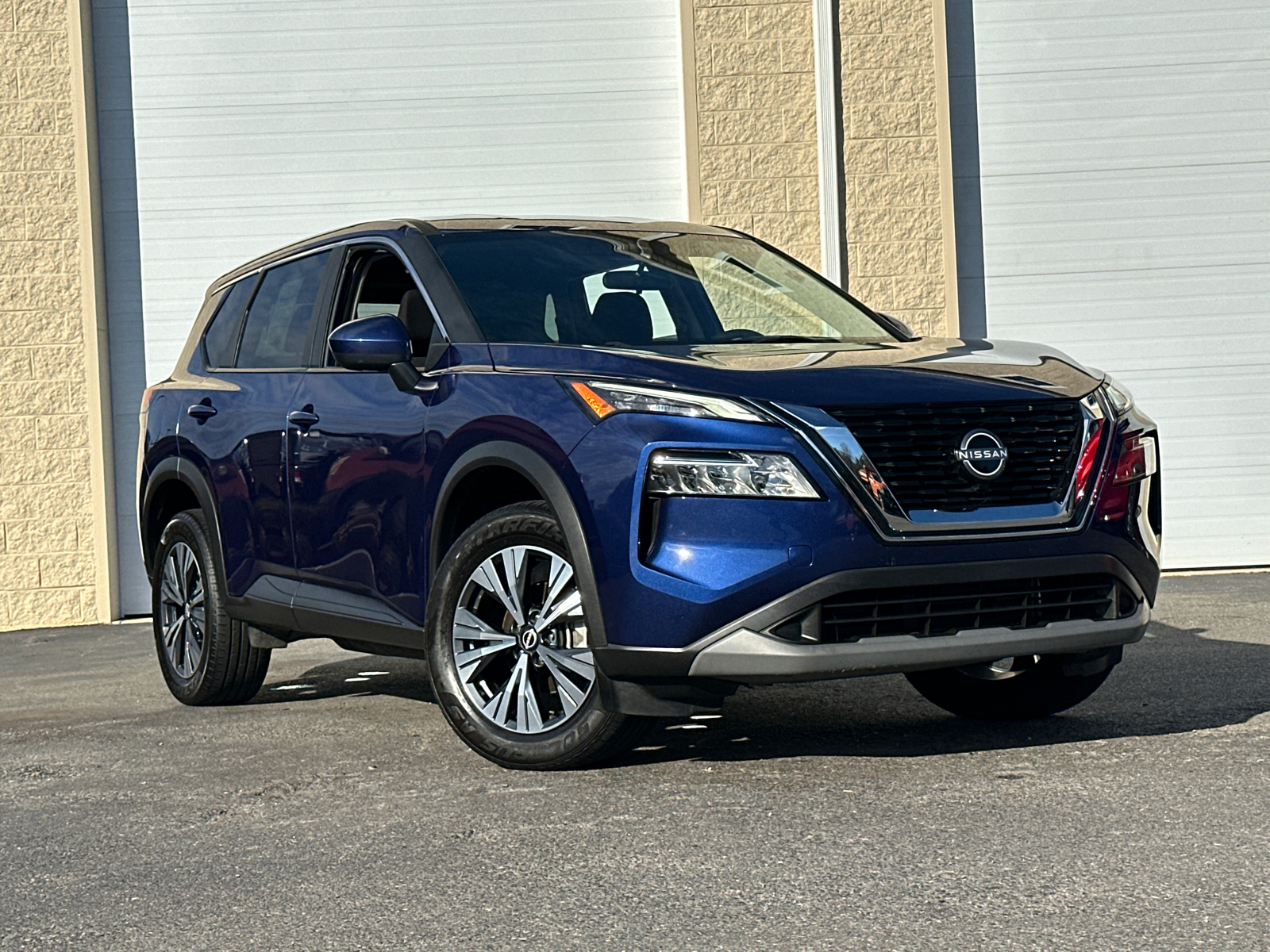 2023 Nissan Rogue SV 1