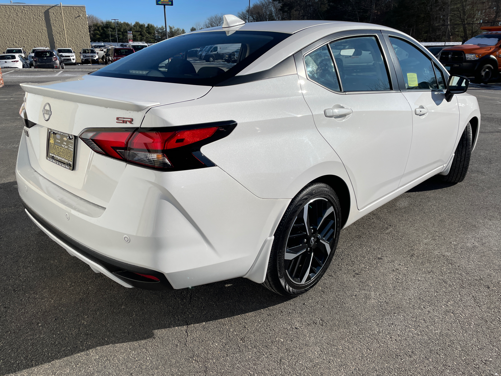 2023 Nissan Versa 1.6 SR 12