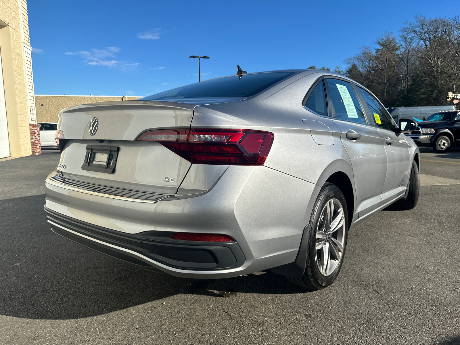 2023 Volkswagen Jetta 1.5T SE 12