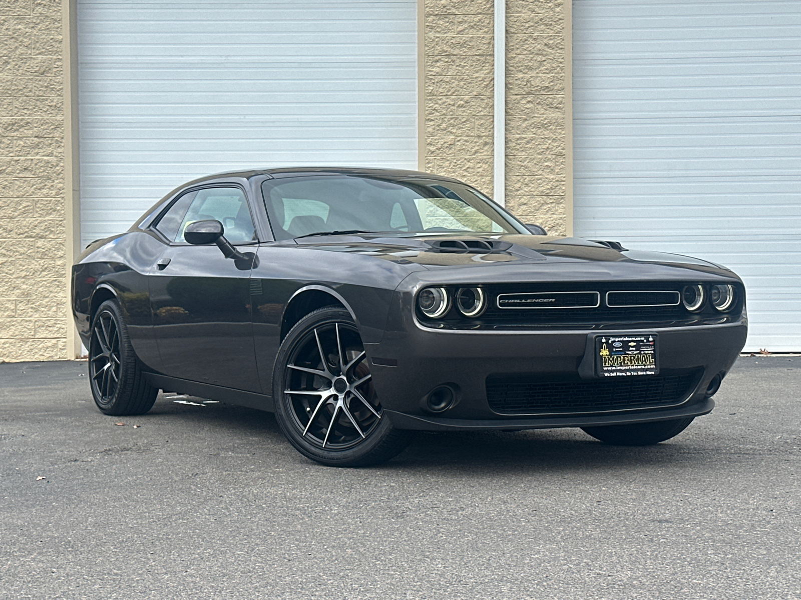 2019 Dodge Challenger SXT 1