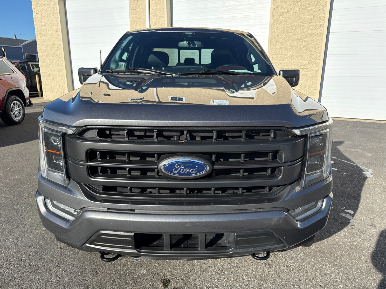 2021 Ford F-150 Lariat 2