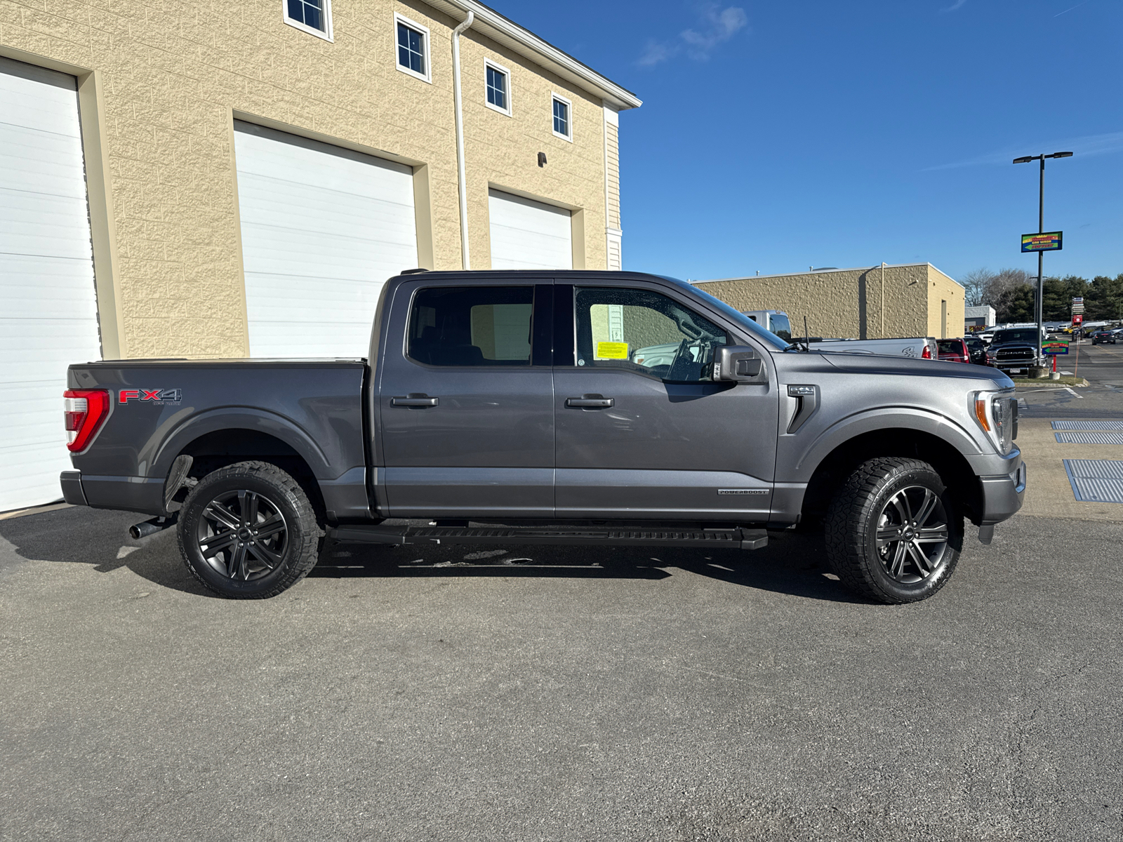 2021 Ford F-150 Lariat 11