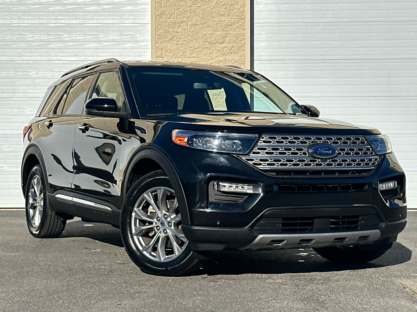 2023 Ford Explorer Limited 1